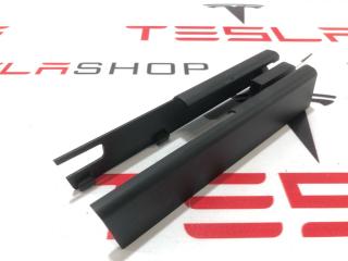 Заглушка салазки сиденья Tesla Model X 1 поколение 2019, 1061613-00-D