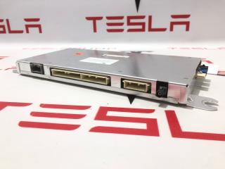 Блок управления BCM (Body Control Module) Tesla Model X 1 поколение 2019, 1045451-00-J