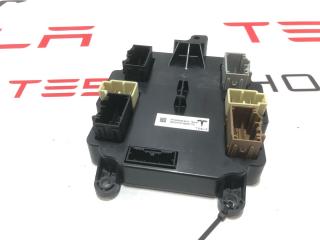 модуль управления двери Tesla Model X 1 поколение 2019, 1062056-00-D