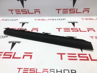 Накладка межсекционная подъемной задней двери Tesla Model X 1 поколение 2019, 1051547-06-C, 1053673-00-A