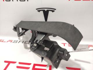 Накладка подъемной задней двери Tesla Model X 1 поколение 2019, 1055048-07-J