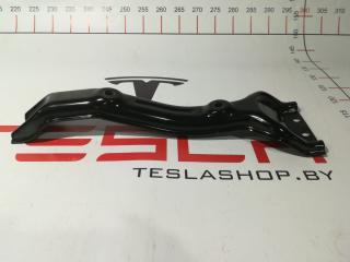 Направляющая сиденья второго ряда (крепление батареи) средняя Tesla Model 3 1 поколение 2019, 1098704-00-C