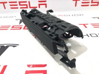 Накладка подъемной задней двери Tesla Model X 1 поколение 2019, 1055010-06-J, 1051557-00-E