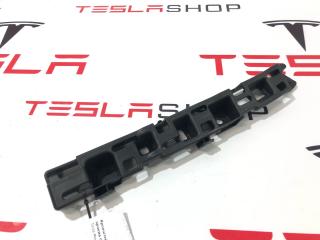 Кронштейн накладки, проема подъемной задней двери Tesla Model X 1 поколение 2019, 1059180-00-A