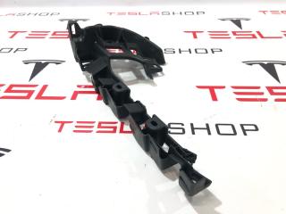 Кронштейн накладки, стойки В Tesla Model X 1 поколение 2019, 1056081-00-E, 1051824-00-C