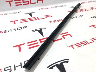 Уплотнитель стекла Tesla Model X 1 поколение 2019, 1032179-00-C, 1483694-00-A