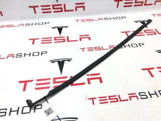 Уплотнитель подъемной задней двери Tesla Model X 1 поколение 2019, 1069010-00-B, 1069010-00-C
