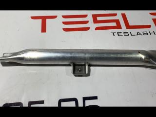 распорка стоек Tesla Model S 1 поколение 2014, 1003617-00-C, 1020294-00-A