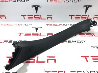 накладка двери (крышки) багажника Tesla Model X 1 поколение 2019, 1037902-00-E