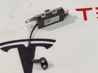 Антенна усилитель AM/FM Tesla Model X 1 поколение 2019, 1448944-00-C
