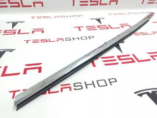 молдинг двери задней левой Tesla Model S 1 поколение 2012, 1095789-00-C