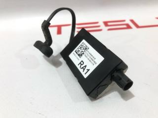 Антенна усилитель AM/FM Tesla Model X 1 поколение 2019, 1448945-00-B