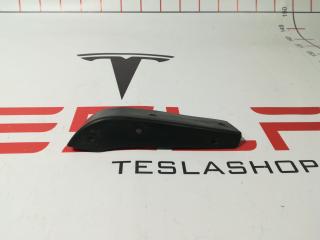 кронштейн крепления подкрылка заднего левого Tesla Model S 1 поколение 2012, 1016323-00-B