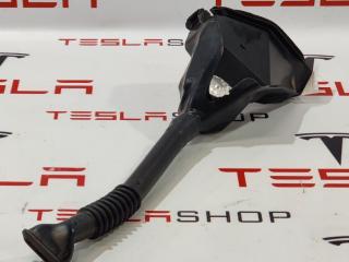 Водосборник крышки багажника Tesla Model X 1 поколение 2019, 1072420-00-C, 1060446-00-A, 1046658-00-E