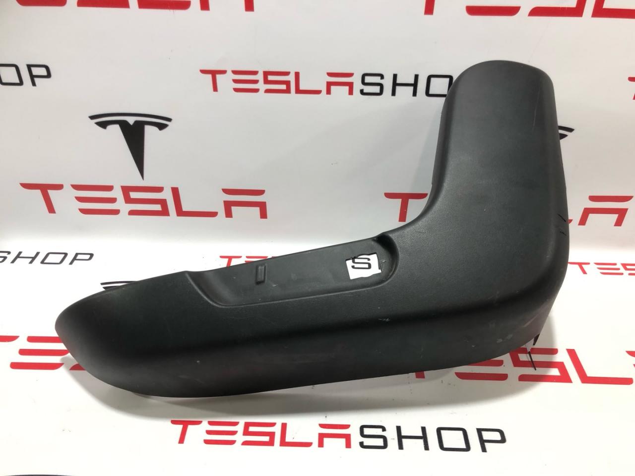 накладка на сиденье Tesla Model X 1 поколение 2019, 1081920-00-D - фото №1