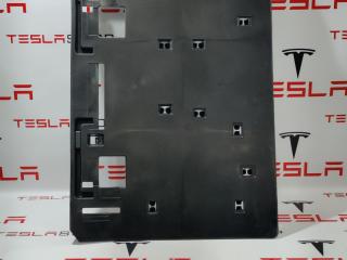 Чехол-накладка задняя спинки сиденья 2-го ряда Tesla Model X 1 поколение 2019, 1139117-00-A