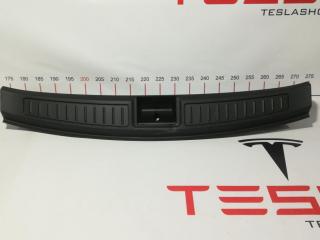 Отделка багажника пластик (под замок) Tesla Model S 1 поколение 2013, 1010824-01-D