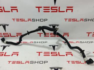 Патрубок системы охлаждения заднего мотора Tesla Model Y 1 поколение 2021, 1077595-00-E