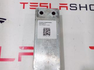 Стакан подрамника переднего Tesla Model Y 1 поколение 2021, 1109193-00-C, 1109193-00-B