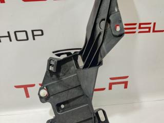 Кронштейн внутренний стойки C Tesla Model Y 1 поколение 2021, 1514419-00-B, 1516195-00-B