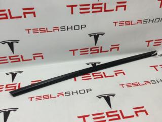 молдинг двери задней левой Tesla Model Y 1 поколение 2021, 1495721-99-B, 1495720-99-B, 1495712-00-S, 1495722-00-B, 1495723-00-B, 1495713-00-C