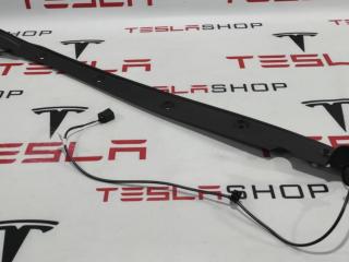 Датчик прижатия (накладка крышки багажника) Tesla Model X 1 поколение 2020, 1036579-00-C