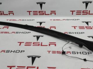 Накладка закрытия подъемной задней двери Tesla Model X 1 поколение 2020, 1037559-00-D