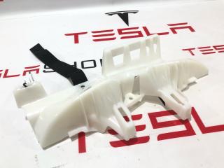 Кронштейн накладки, стойки В Tesla Model Y 1 поколение 2021, 1494610-96-C