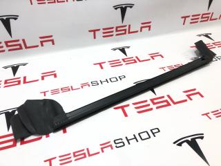 Уплотнитель стекла внутренний двери Tesla Model Y 1 поколение 2021, 1500065-00-C