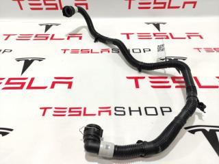 Патрубок системы охлаждения заднего мотора Tesla Model Y 1 поколение 2021, 1077585-00-E