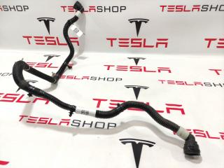 Патрубок системы охлаждения заднего мотора Tesla Model Y 1 поколение 2021, 1077595-00-E