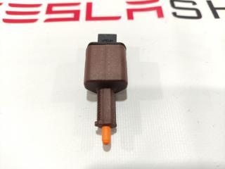 Датчик педали тормоза (лягушка) Tesla Model Y 1 поколение 2021, 1044681-00-B
