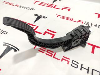 педаль Tesla Model Y 1 поколение 2021, 1044695-00-A