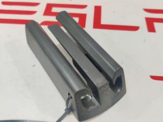 Заглушка салазки сиденья Tesla Model S 1 поколение (2012 - 2016), 1051476-00-A