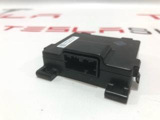 Блок контроля ручки двери Tesla Model S 1 поколение [2-й рестайлинг] 2022, 1069651-00-E
