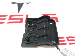 Кронштейн крепления подкапотного отсека Tesla Model Y 1 поколение 2021, 1501874-00-B