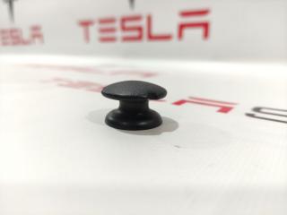 Клипса шпильки крепления грузовой сетки Tesla Model S 1 поколение (2012 - 2016), 1009089-00-A, 87998, 96913