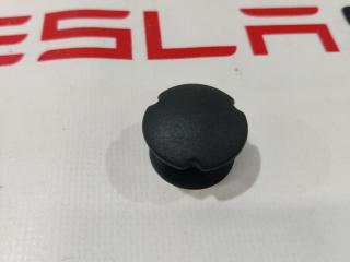 Клипса шпильки крепления грузовой сетки Tesla Model S 1 поколение (2012 - 2016), 1009089-00-A, 87998, 96913