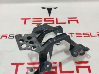 кронштейн крепления компрессора Tesla Model S 1 поколение (2012 - 2016), 6006404-00-C