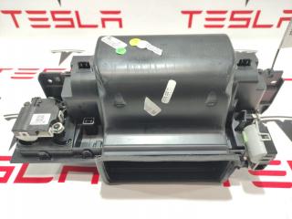 воздуховод Tesla Model S 1 поколение [2-й рестайлинг] 2022, 1647845-00-A, 1562957-83-G