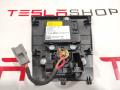 консоль салона (центральная часть) Tesla Model S 1 поколение [2-й рестайлинг] 2022, 1564400-24-C, 2486396-00-D, 1614323-03-B, 1656787-00-A, 1564471-00-B - фото №4