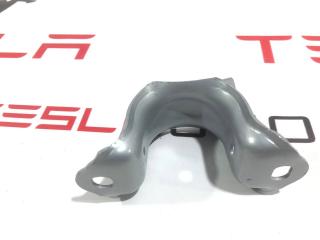 Кронштейн крепления (скоба) стабилизатора Tesla Model 3 1 поколение 2021, 1144381-00-B, 1044388-00-B, 1144387-00-B
