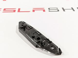 Кронштейн крепления направляющая бампер крыло Tesla Model 3 1 поколение 2020, 1084181-00-E