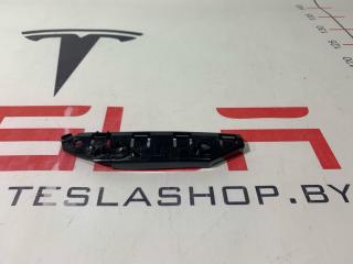 Кронштейн крепления направляющая бампер крыло Tesla Model 3 1 поколение 2020, 1084181-00-E