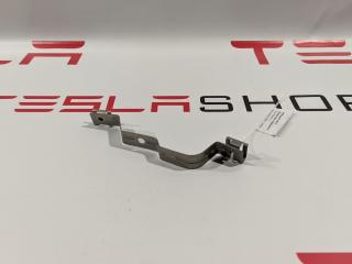 кронштейн крепления подкрылка переднего правого Tesla Model 3 1 поколение 2020, 1104541-00-B