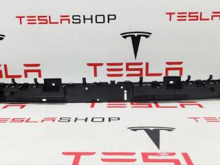 Кронштейн бампера центральный Tesla Model Y 1 поколение 2022, 1494045-00-C