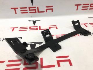 Направляющая фары Tesla Model X 1 поколение 2021, 1046959-00-F