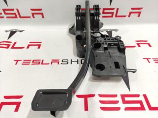 педаль тормоза Tesla Model S 1 поколение [2-й рестайлинг] 2022, 1420691-20-B