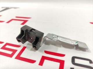 крючок для одежды Tesla Model Y 1 поколение 2021, 1515339-95-A, 1515339-92-A