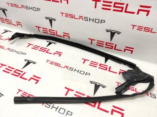 Уплотнитель стекла внутренний двери Tesla Model X 1 поколение 2018, 1032177-00-D